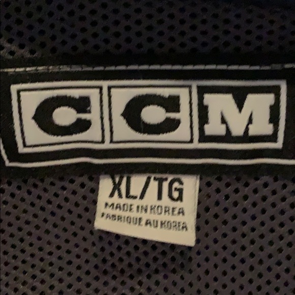 CCM Rangers Jacket Official NHL Gear - Picture 4 of 6